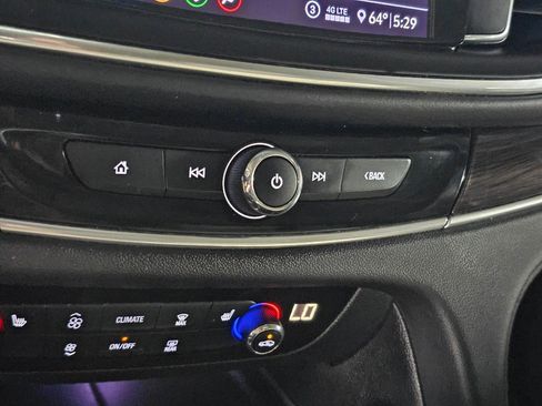 Used 2020 Buick Enclave Essence image 40