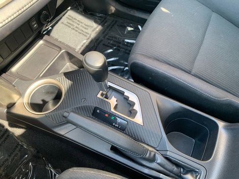 Used 2013 Toyota RAV4 XLE AWD/4WD image 18