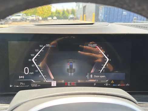 Used 2025 BMW X7 xDrive40i w/ M Sport Package AWD/4WD image 65