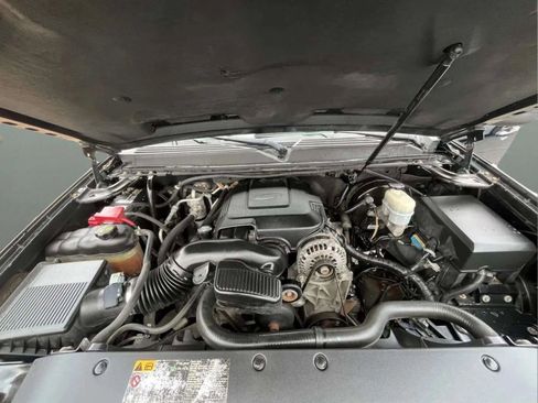 Used 2011 GMC Yukon SLT w/ SLT-2 Equipment Package AWD/4WD image 19