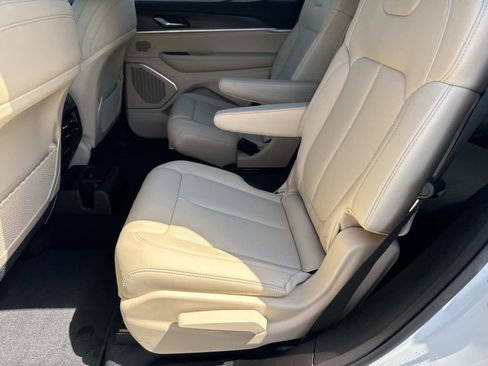 New 2026 Jeep Grand Cherokee L Limited w/ Luxury Tech Group II RWD image 9