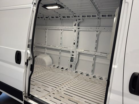 Used 2025 RAM ProMaster 3500 w/ Convenience Group FWD image 14