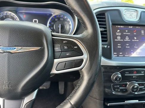 Used 2021 Chrysler 300 Touring w/ Sport Appearance Package RWD image 18
