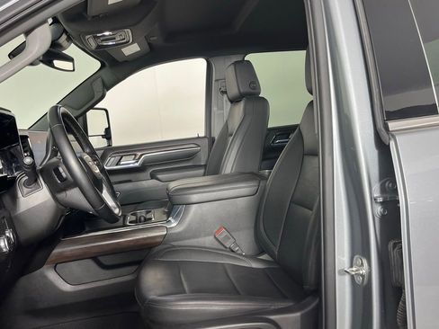 Used 2024 GMC Sierra 3500 SLT w/ SLT Convenience Package image 23