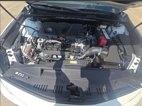 Used 2018 Toyota Camry XLE image 23