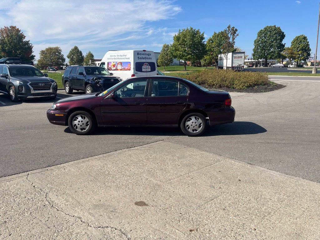Used 1999 Chevrolet Malibu w/ Preferred Equipment Group 1 FWD image 8
