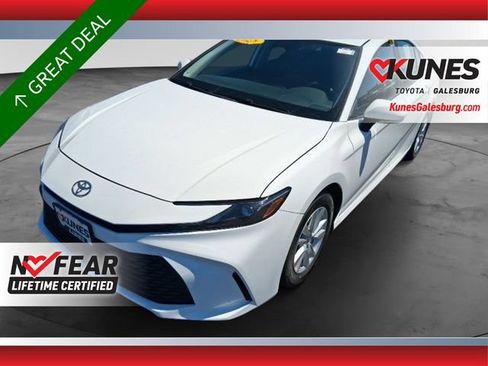 Used 2025 Toyota Camry LE FWD image 1