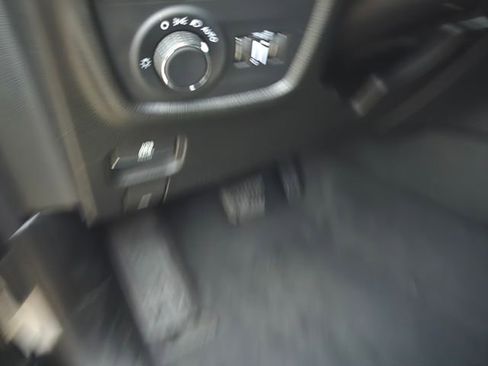 Used 2025 Jeep Grand Cherokee Altitude AWD/4WD image 22
