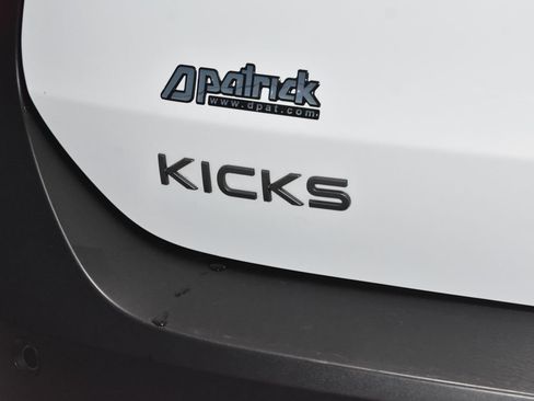 Used 2025 Nissan Kicks SV image 24