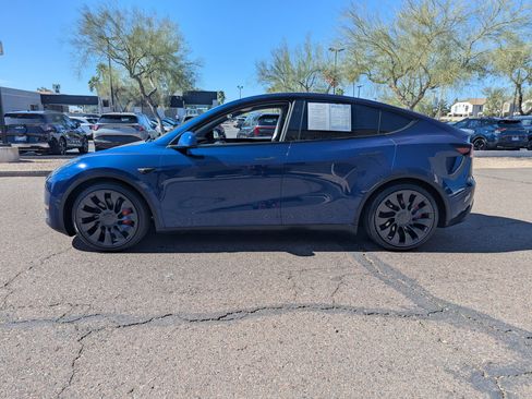 Used 2025 Tesla Model Y Performance image 5