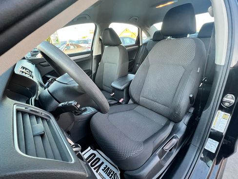 Used 2012 Volkswagen Passat 2.5 S FWD image 17