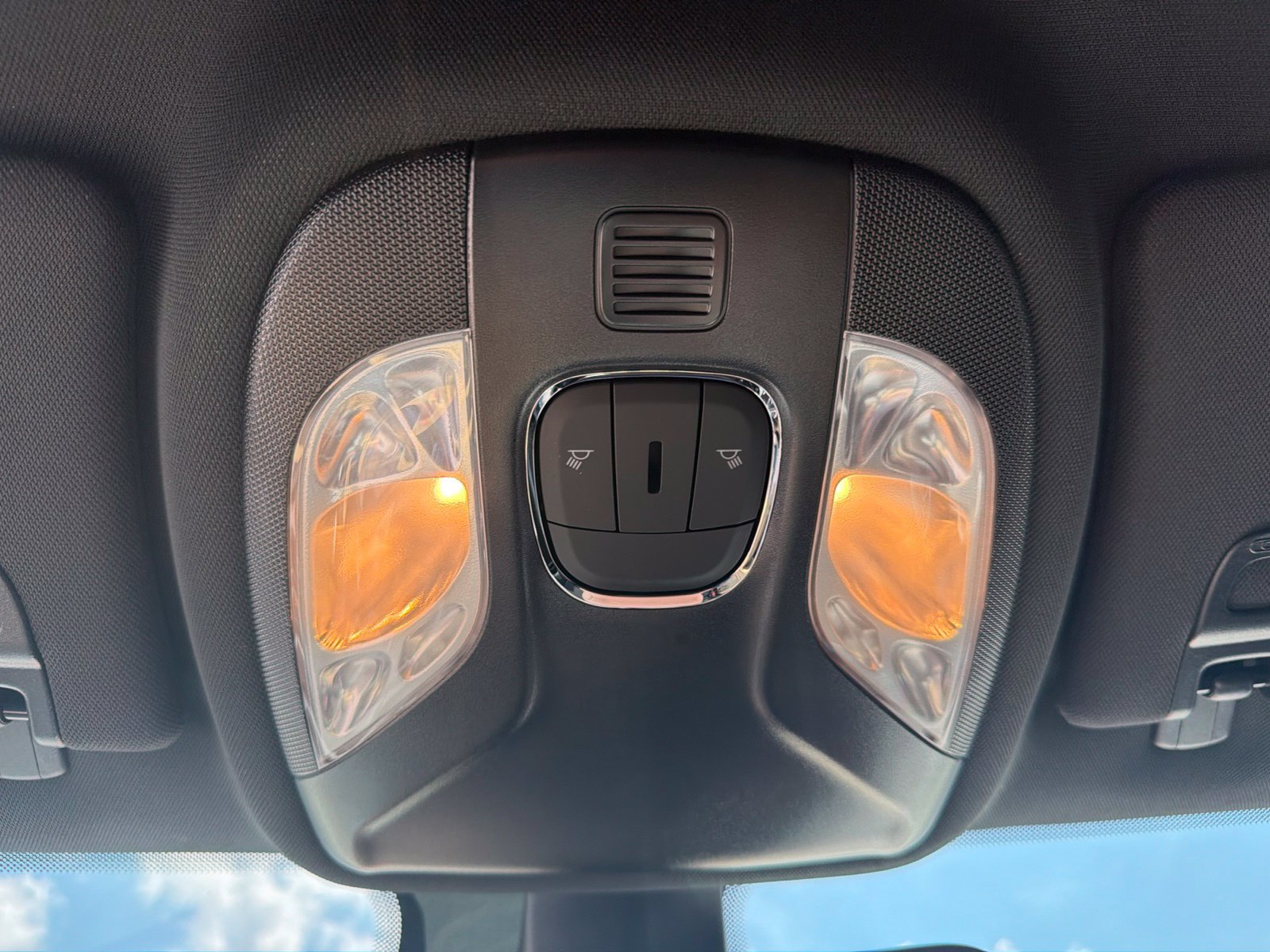 Used 2026 Jeep Compass Latitude AWD/4WD image 18