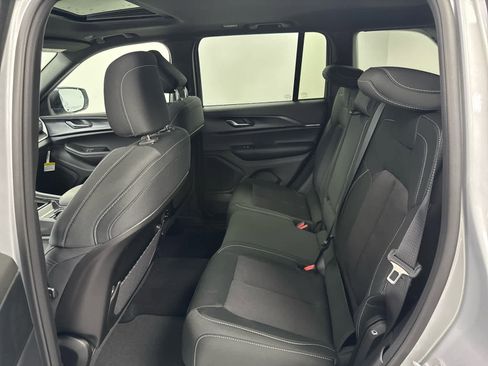 New 2025 Jeep Grand Cherokee Laredo X w/ Luxury Tech Group I image 14