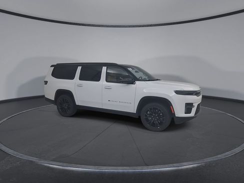 New 2026 Jeep Grand Wagoneer L Summit AWD/4WD image 17