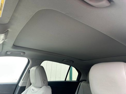 Used 2019 Cadillac XT4 Luxury w/ Cold Weather Package image 6