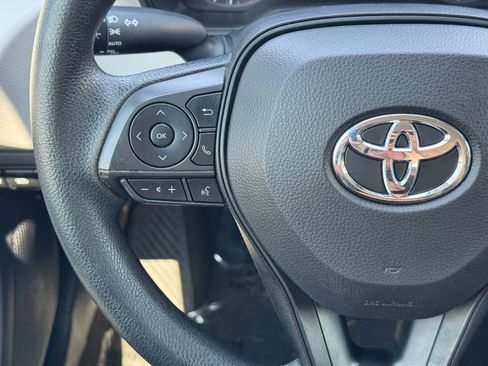 Used 2023 Toyota Corolla LE FWD image 19