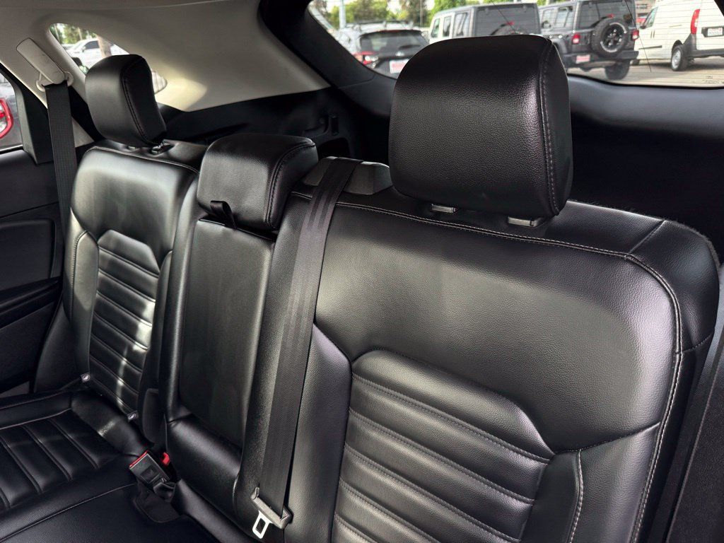 Used 2024 Ford Edge SEL AWD/4WD image 11
