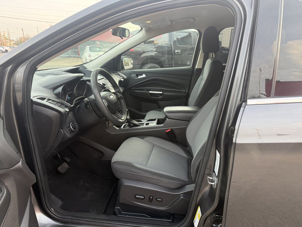 Used 2017 Ford Escape SE AWD/4WD image 12