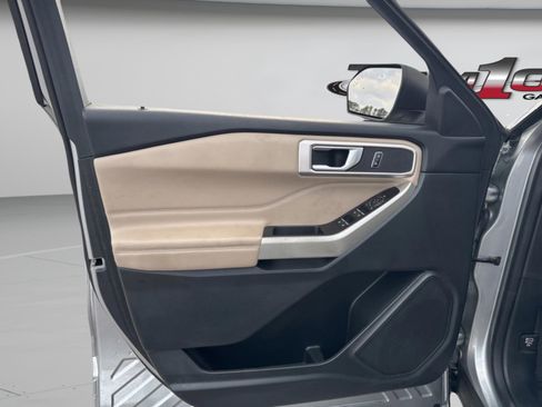 Used 2021 Ford Explorer XLT w/ Equipment Group 202A image 26