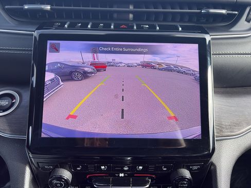 Used 2023 Jeep Grand Cherokee Overland image 26