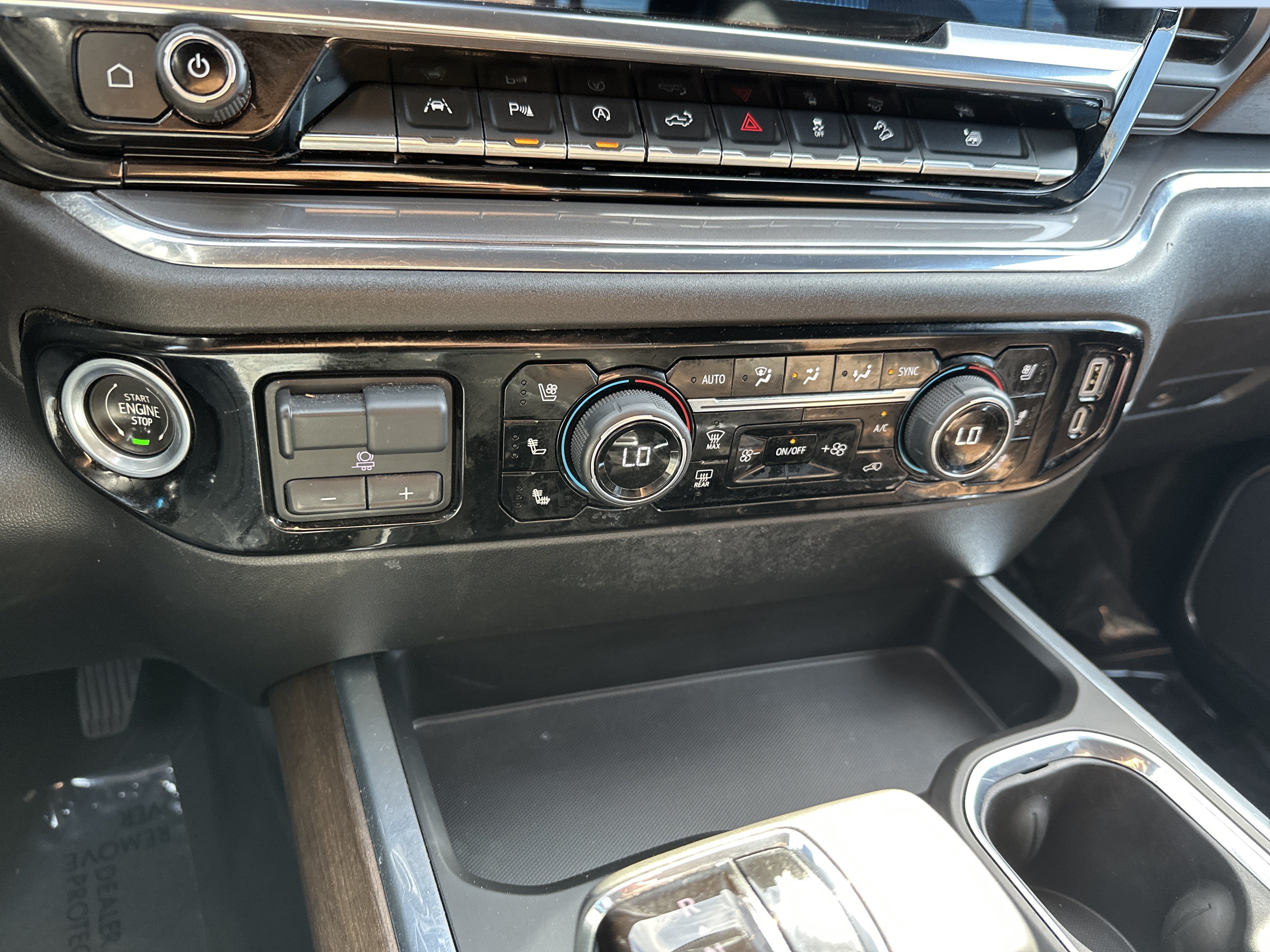 Certified 2023 Chevrolet Silverado 1500 High Country w/ Technology Package AWD/4WD image 18