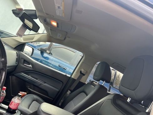 Used 2019 Chevrolet Colorado Z71 image 2