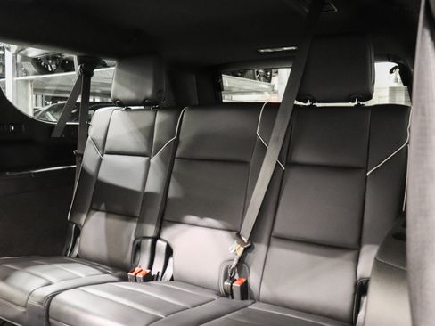 Used 2023 Cadillac Escalade ESV Premium Luxury AWD/4WD image 22