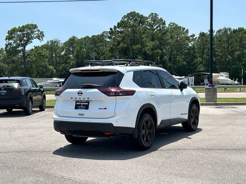 Used 2026 Nissan Rogue SV AWD/4WD image 7