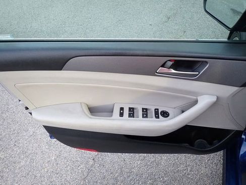 Used 2019 Hyundai Sonata SEL w/ Tech Package 02 FWD image 19