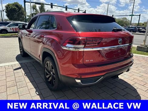 Used 2022 Volkswagen Atlas Cross Sport SE w/ Black Wheel Package image 8