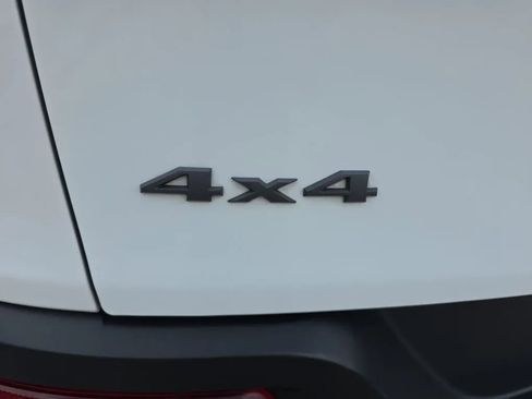 Used 2017 Jeep Cherokee Trailhawk image 13