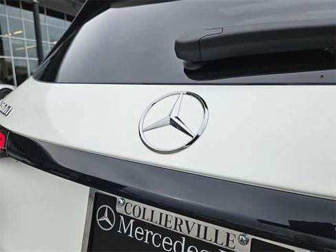 Used 2025 Mercedes-Benz GLC 300 4MATIC image 10