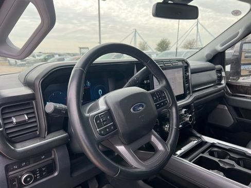 Used 2024 Ford F250 Lariat w/ Chrome Package image 8