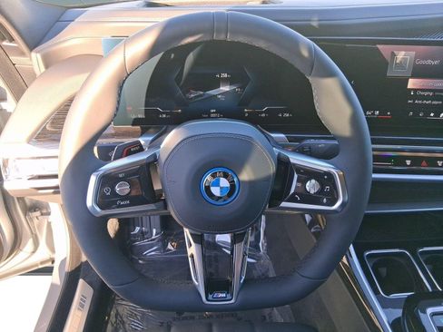 Used 2026 BMW i7 xDrive60 w/ Premium Package AWD/4WD image 10