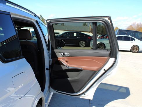 Used 2019 BMW X7 xDrive50i w/ M Sport Package image 38