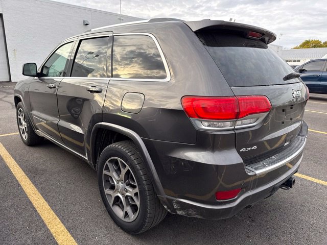 Used 2018 Jeep Grand Cherokee Limited AWD/4WD image 3