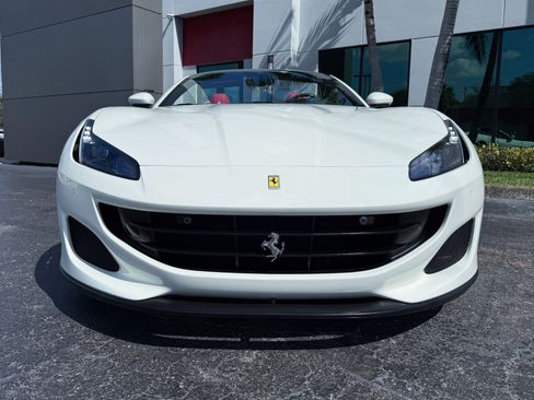 Used 2020 Ferrari Portofino image 8