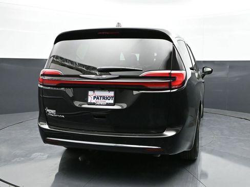 New 2026 Chrysler Pacifica Select FWD image 2