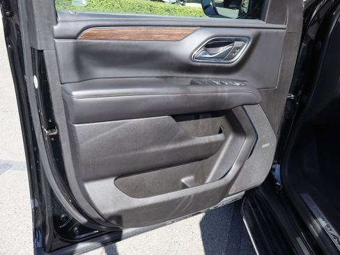 Used 2022 Chevrolet Tahoe High Country image 17