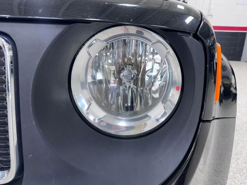 Used 2015 Jeep Renegade Latitude w/ Cold Weather Group II AWD/4WD image 9