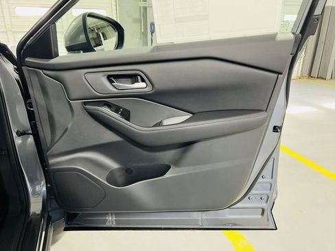 New 2026 Nissan Rogue SV image 32