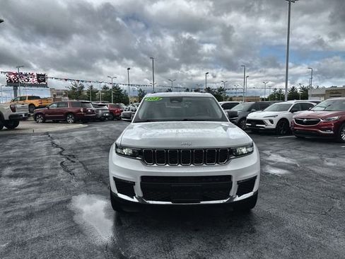 Used 2022 Jeep Grand Cherokee L Limited AWD/4WD image 7