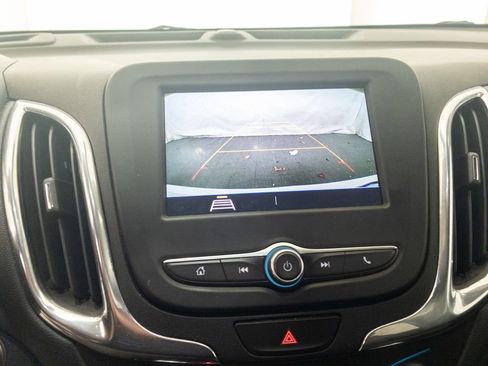 Used 2020 Chevrolet Equinox LT w/ Driver Convenience Package image 23