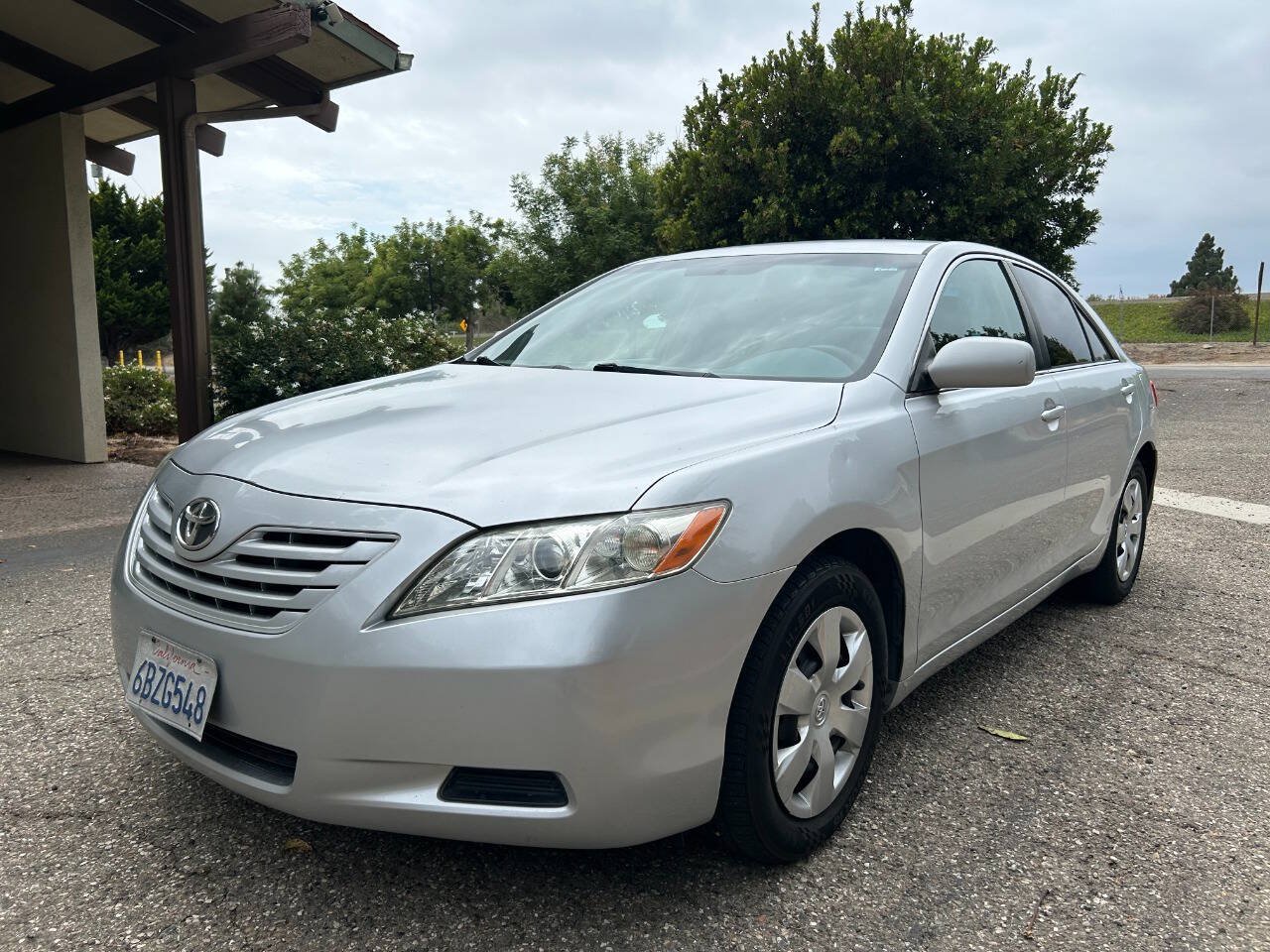 Used 2008 Toyota Camry LE FWD image 2