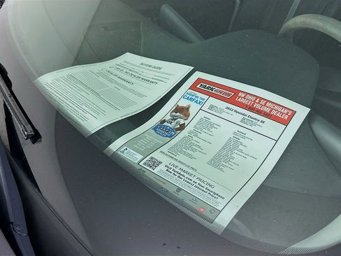 Used 2022 Hyundai Elantra SE FWD image 13