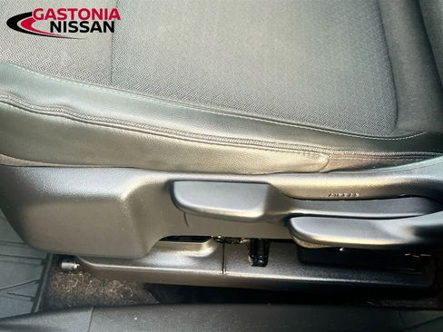 Used 2021 Buick Encore GX Preferred image 26