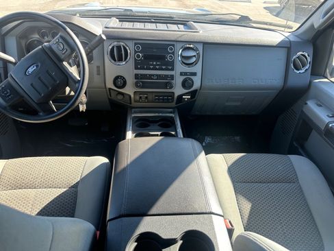 Used 2016 Ford F250 XLT w/ XLT Premium Package AWD/4WD image 14