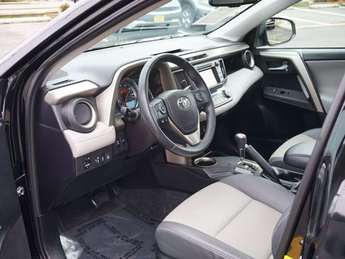 Used 2014 Toyota RAV4 Limited image 10