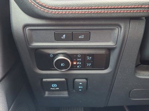 Used 2023 Ford Expedition Limited image 25