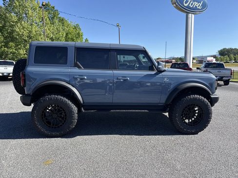 New 2025 Ford Bronco Outer Banks w/ Sasquatch Package AWD/4WD image 8